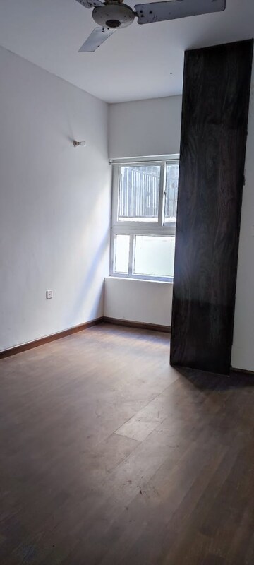 Room in 3 BHK Builder Floor at BPTP Parkland, Sector 75 – for Rent