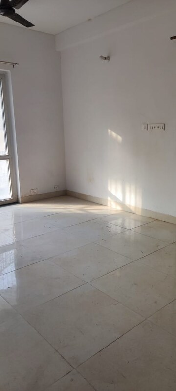 Room in 3 BHK Builder Floor at BPTP Parkland, Sector 75 – for Rent