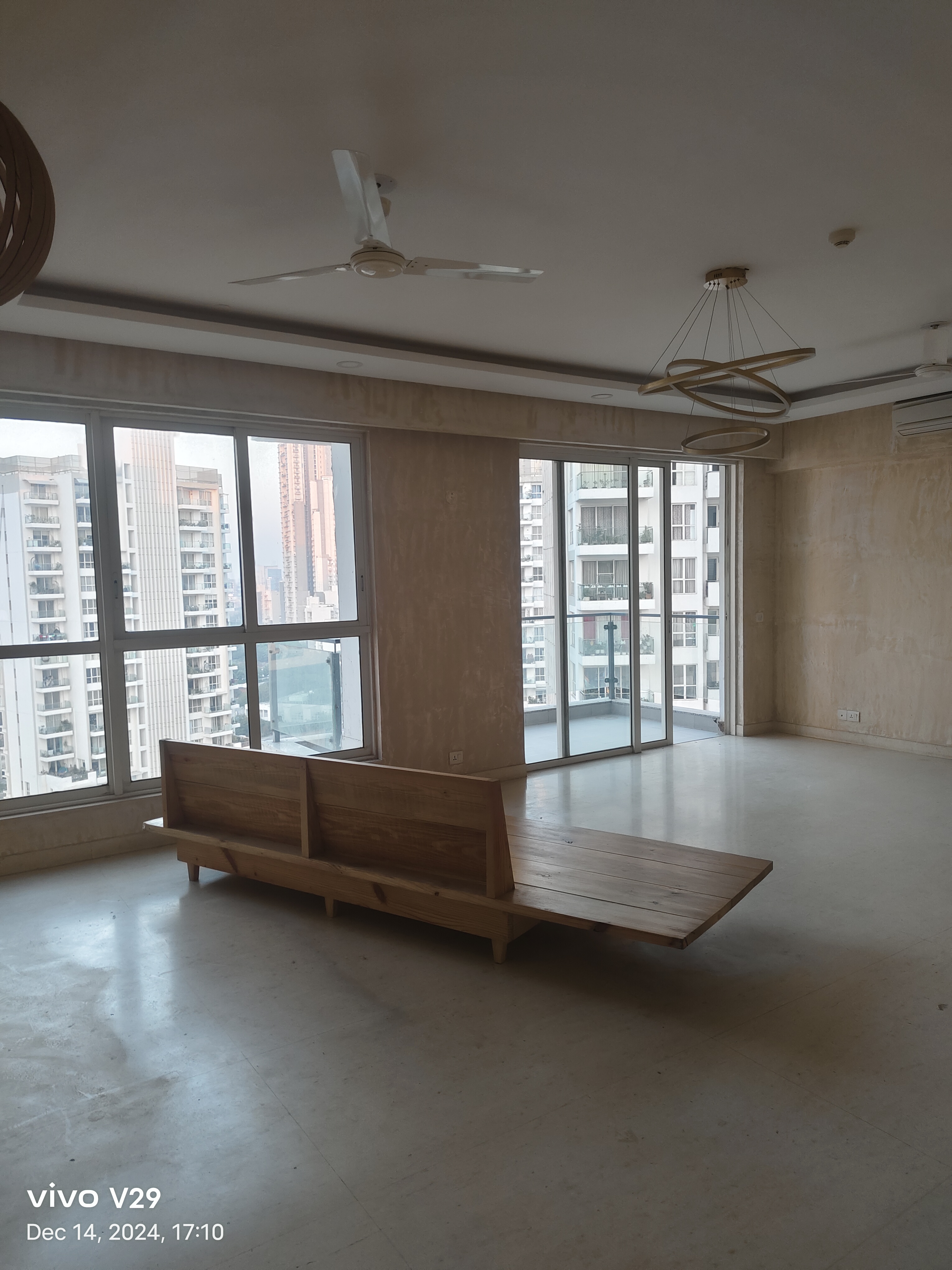 4 BHK + Servant Room Apartment For Sale in Tata Primanti-Tower Residences