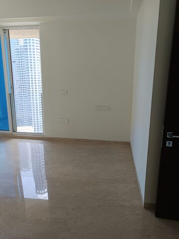 Room in 3 BHK Apartment at Raheja Imperia, Worli – for Sale