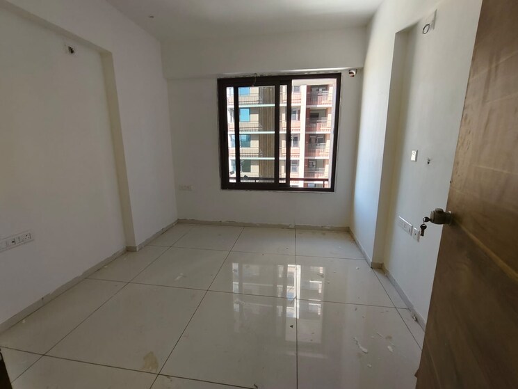 Room, adani-shantigram 3 Bedroom 2335 Sq.Ft. Apartment In Near Vaishno Devi Circle On Sg Highway Ahmedabad 7957364
