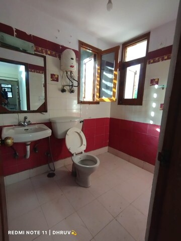 Attached Bathroom in 3 BHK Apartment at Dwarka Mor – for Rent