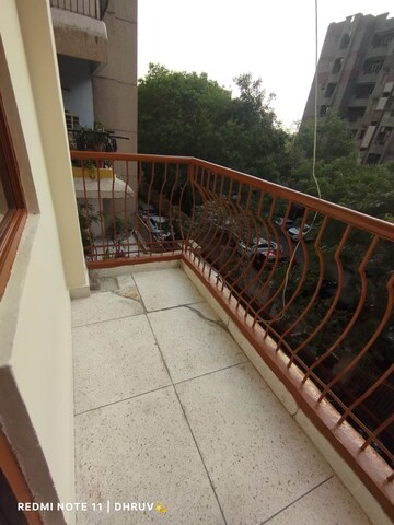 Balcony in 3 BHK Apartment at Dwarka Mor – for Rent
