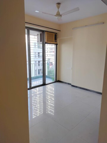 2 BHK Apartment For Rent in Sadguru Complex I, Goregaon East