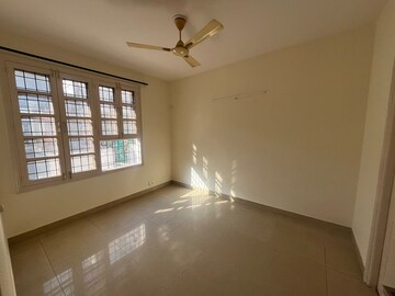 Room in 3 BHK Villa at Sector 49 – for Rent