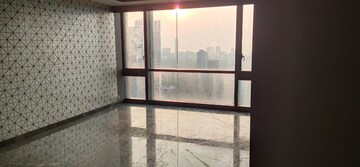 Room in 4 BHK Apartment at Lodha Trump Tower, Worli – for Rent