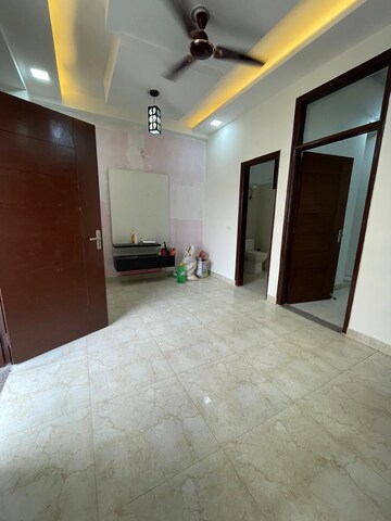 Master Bedroom in 1 BHK Builder Floor at Vasundhara Sector 3 – for Sale