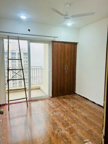 Room in 2 BHK Apartment at Mahagun Mantra II, Vaidpura – for Sale