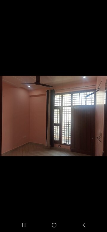 Room in 3 BHK Builder Floor at RWA Residential Society Sector 46, Sector 46 – for Rent