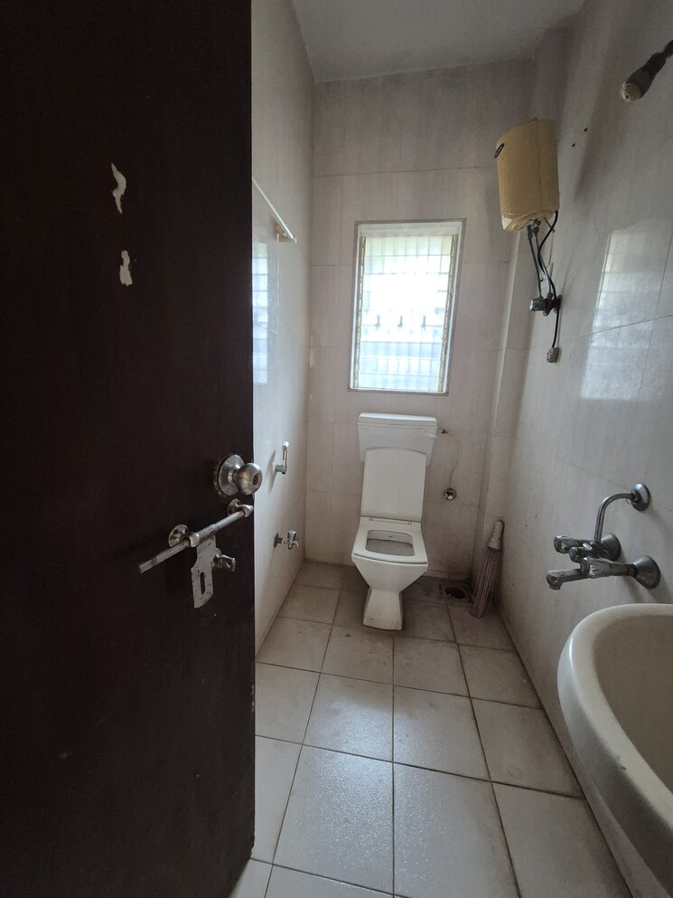 Bathroom, trupti-bungalows 3 Bedroom 2500 Sq.Ft. Villa In Ghodbunder Road Thane 7957632