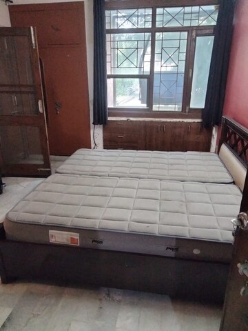 Master Bedroom in 3 BHK Apartment at Sector 7 Dwarka – for Rent