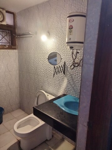 Bathroom in 3 BHK Apartment at Sector 7 Dwarka – for Rent