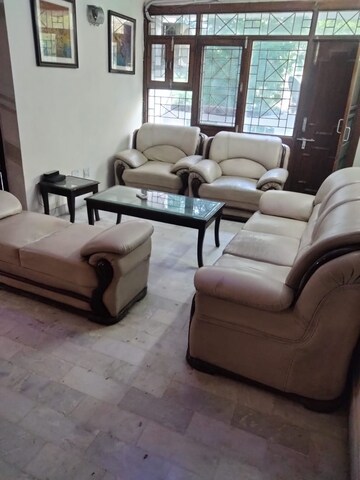 Living Room in 3 BHK Apartment at Sector 7 Dwarka – for Rent