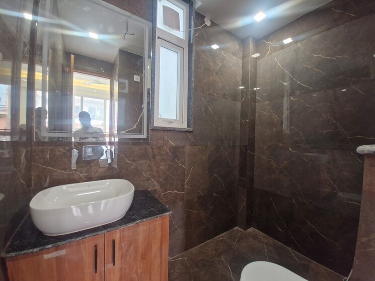 Attached Bathroom, greater kailash ii 3 Bedroom 1500 Sq.Ft. Apartment In Greater Kailash ii Delhi 7957612