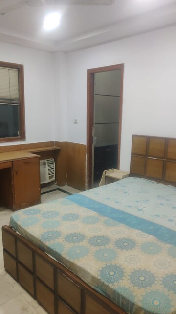 Bedroom in 4 BHK Builder Floor at DLF Atria, Dlf Phase ii – for Rent