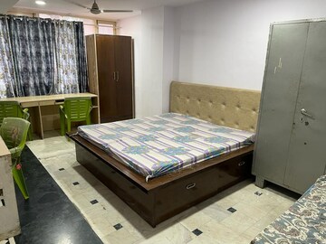 Bedroom in 4 BHK Builder Floor at DLF Atria, Dlf Phase ii – for Rent