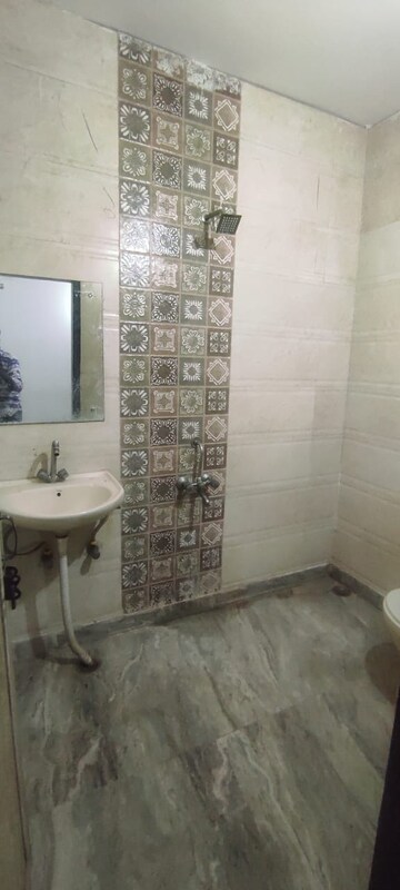 Master Bedroom in 2 BHK Builder Floor at Saket – for Rent