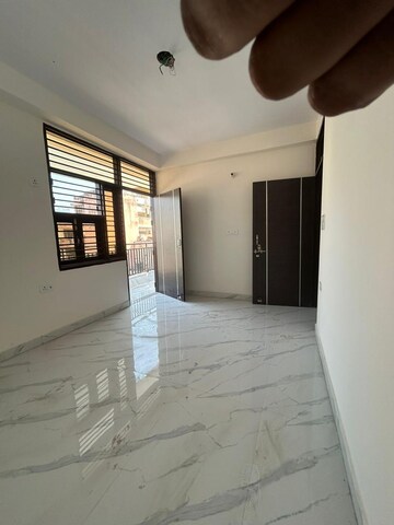 Room in 2 BHK Builder Floor at Saket – for Rent