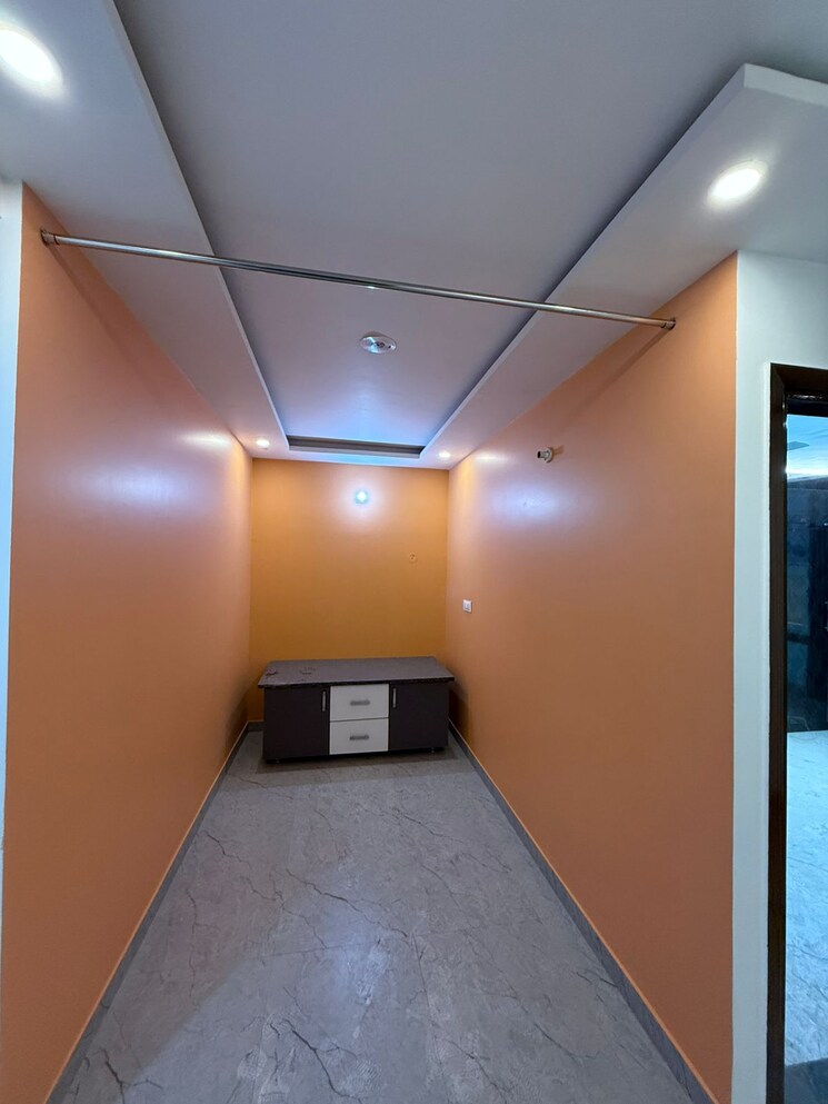 Room, sector 19 dwarka 3 Bedroom 150 Sq.Yd. Builder Floor In Sector 19 Dwarka Delhi 7957686