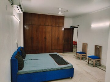 Bedroom in 4 BHK Builder Floor at DLF Atria, Dlf Phase ii – for Rent