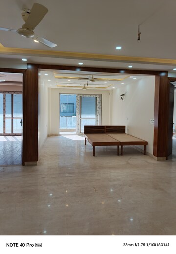 Living Room in 4 BHK Builder Floor at Ardee City, Sector 52 – for Rent