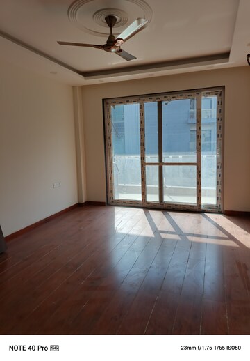 Room in 4 BHK Builder Floor at Ardee City, Sector 52 – for Rent