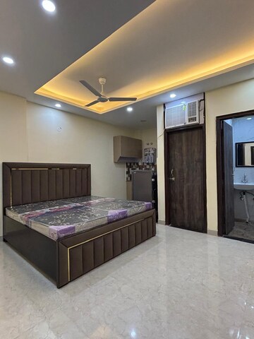 Bedroom in 1 RK Builder Floor at Ansal Sushant Lok I, Sector 43 – for Rent