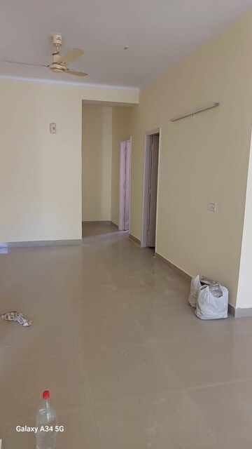 Room in 4 BHK Apartment at Orchid Island, Sector 51 – for Rent