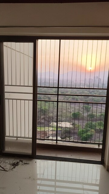 Balcony in 1.5 BHK Apartment at Runwal My City Phase II Cluster 05, Dombivli East – for Rent