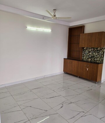 Room in 2.5 BHK Apartment at Mantri Lithos, Thanisandra – for Rent