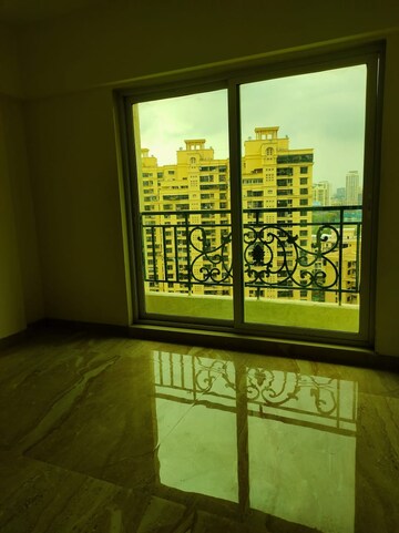 Room in 2 BHK Apartment at Siddhi Highland Springs, Dhokali – for Rent