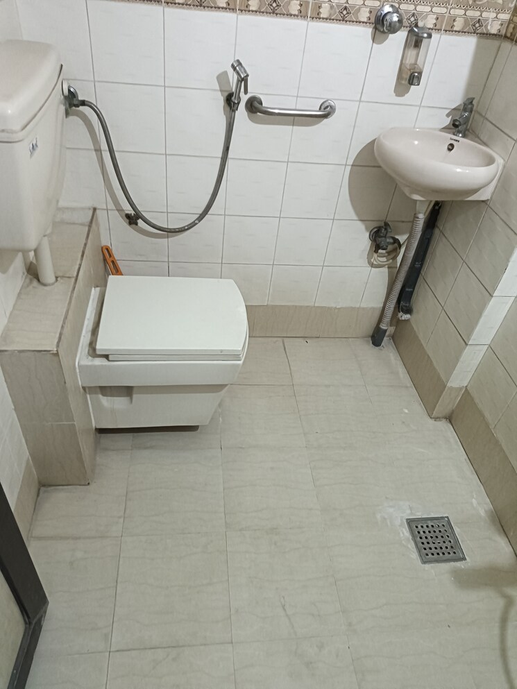 Bathroom, safal-residency 2 Bedroom 1200 Sq.Ft. Apartment In Nerul Navi Mumbai 7958703
