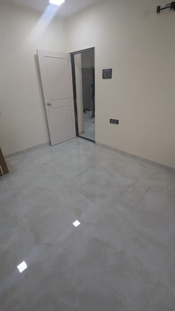 Master Bedroom in 2 BHK Apartment at Oakland Park, Andheri West – for Rent