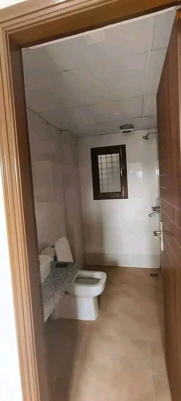 Bathroom in 2 BHK Builder Floor at Sector 46 – for Rent