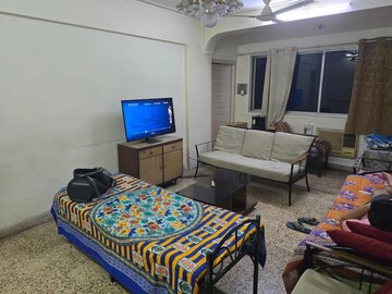 Bedroom in 2 BHK Builder Floor at Ghatkopar West – for Rent