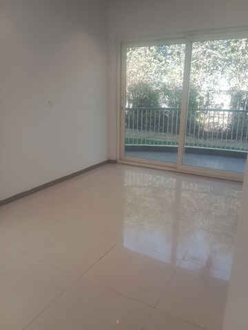 Room in 4 BHK Apartment at Conscient Heritage Max, Sector 102 – for Sale
