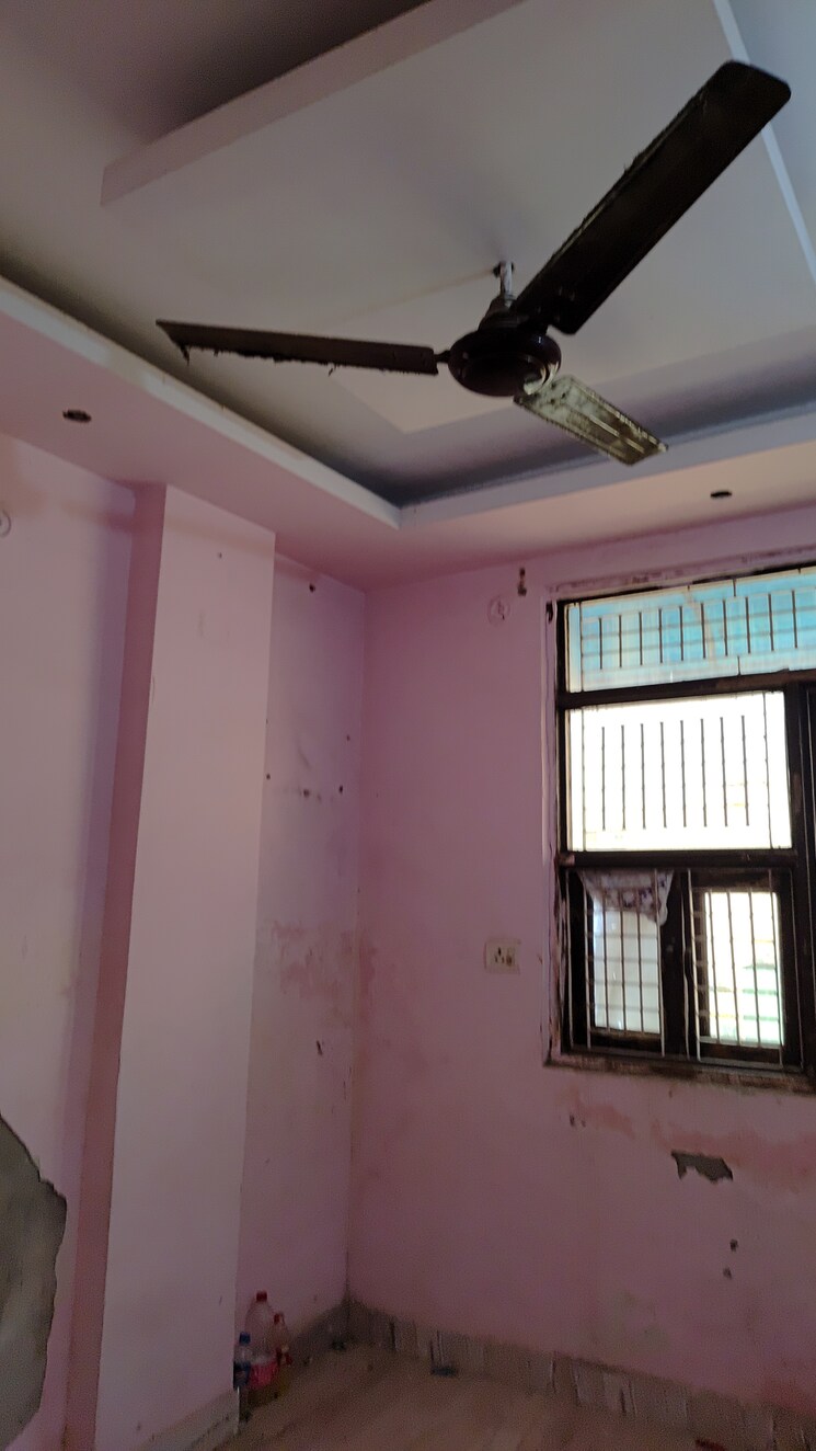 Room, laxmi nagar 1 Bedroom 50 Sq.Yd. Builder Floor In Laxmi Nagar Delhi 7958881