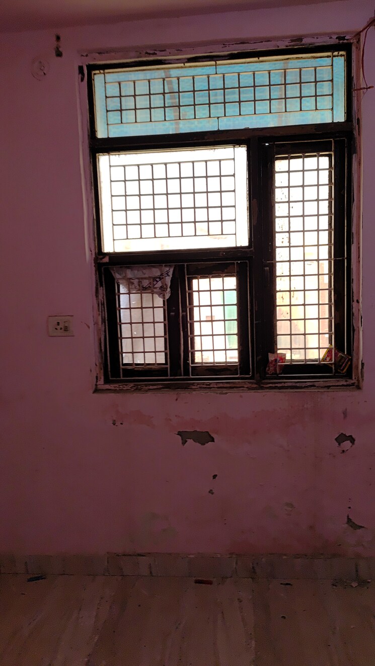 Room, laxmi nagar 1 Bedroom 50 Sq.Yd. Builder Floor In Laxmi Nagar Delhi 7958881