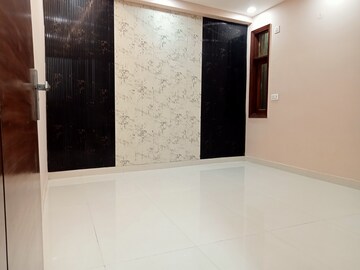 Room in 2 BHK Builder Floor at Mahavir Enclave 1 – for Rent