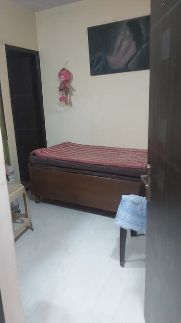 Bedroom in 2.5 BHK Builder Floor at Mayur Vihar 1 – for Sale
