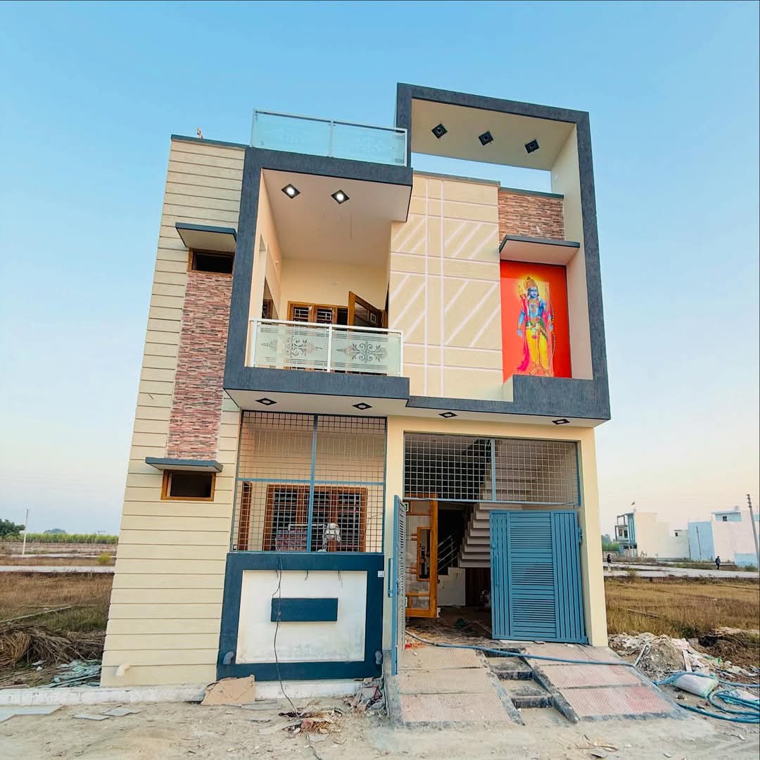 Plot For Sale in Vasant Enclave