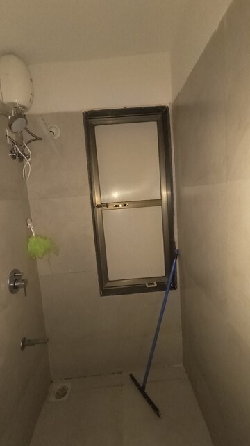 Furnished Amenities in 1 BHK Apartment at Conwood Astoria, Goregaon East – for Rent