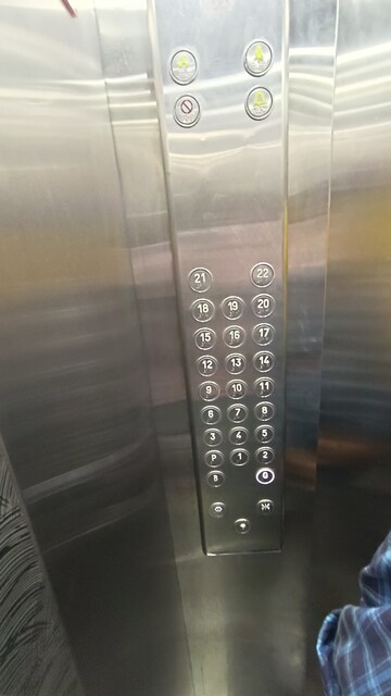 Lift in 1 BHK Apartment at Conwood Astoria, Goregaon East – for Rent