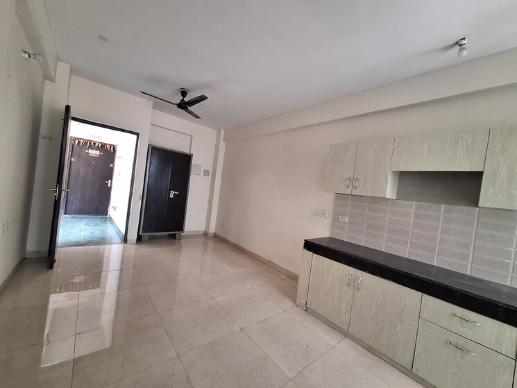 Room, signature-global-grand-iva 1 Bedroom 421 Sq.Ft. Apartment In Sector 103 Gurgaon 7959039