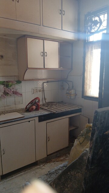 Furnished Amenities in 3 BHK Apartment at Prangan Apartments, Sector 62 – for Rent