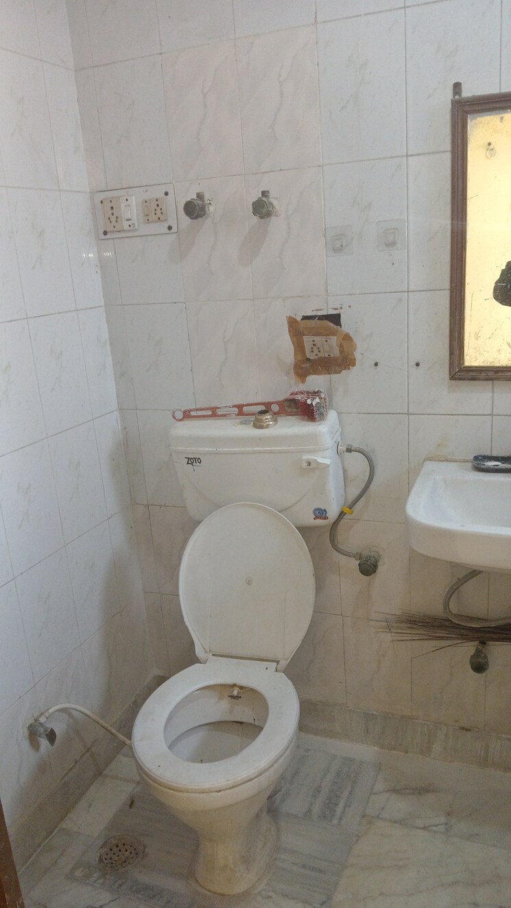 Bathroom, prangan-apartments 3 Bedroom 1600 Sq.Ft. Apartment In Sector 62 Noida 7959076