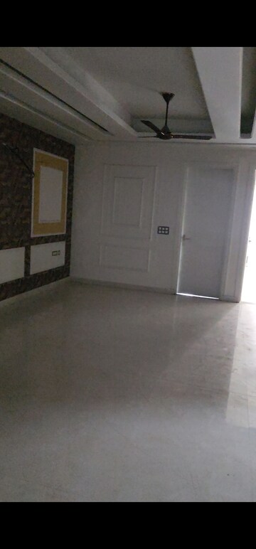Room in 2.5 BHK Builder Floor at Raghunandan Rama Garden, Sector 89 – for Sale