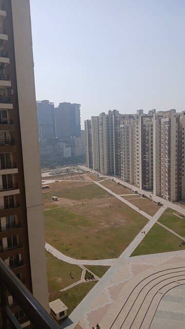 3 BHK Apartment – Exterior View View at Amrapali Golf Homes, Sector 4, Greater Noida - for Rent