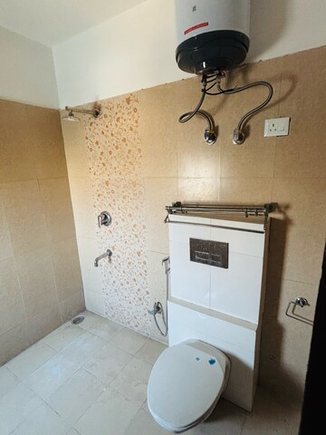 Attached Bathroom in 1 BHK Independent House at Alpha Ii Greater Noida – for Rent