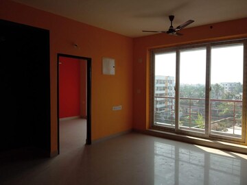 Room in 3.5 BHK Apartment at Team Taurus Wow, Rajarhat New Town – for Rent
